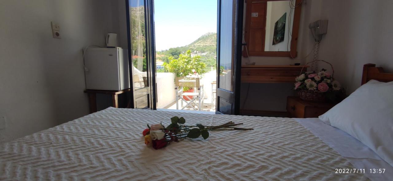 Odysseas Hotel Samos Exterior photo