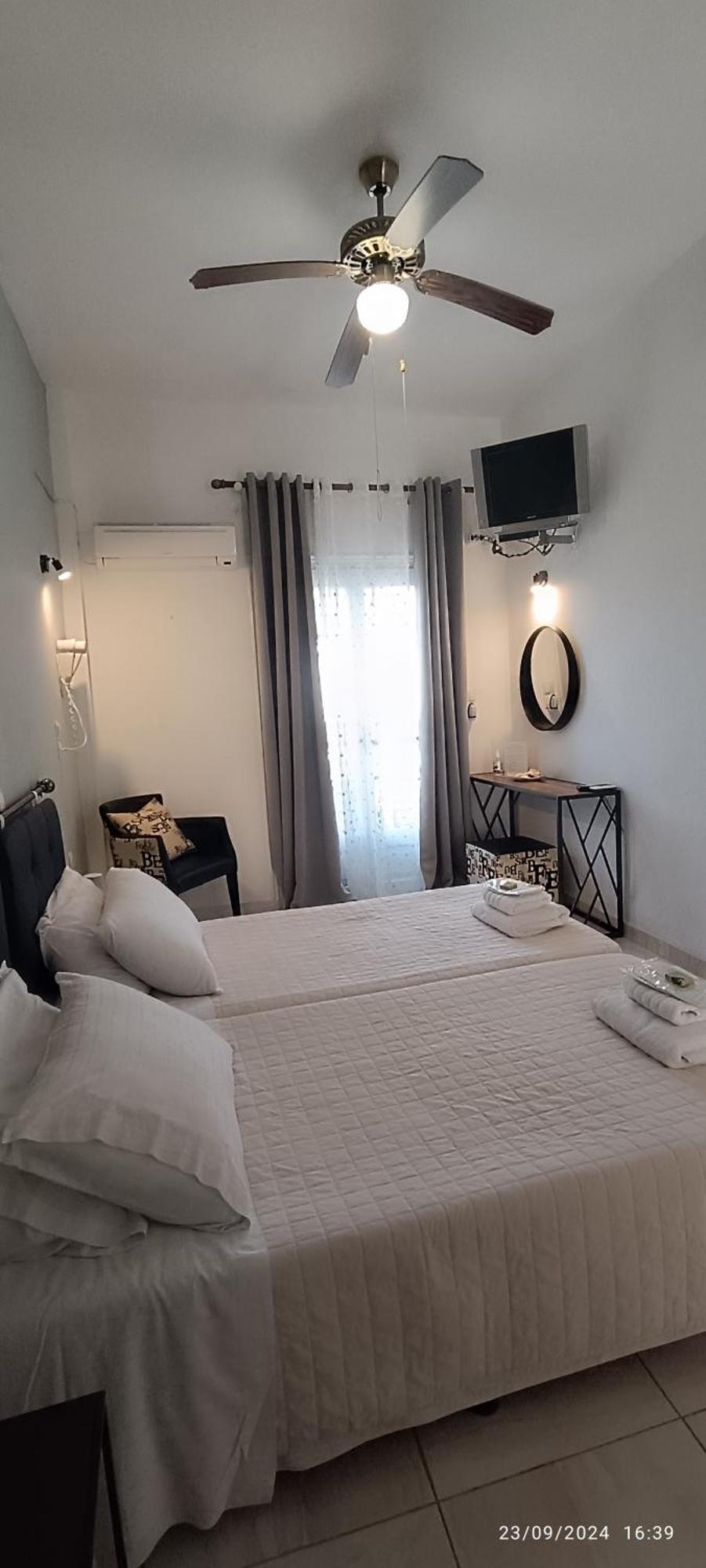 Odysseas Hotel Samos Exterior photo